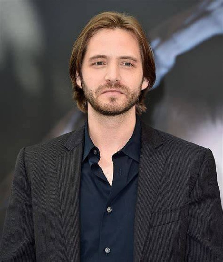 Aaron Stanford Net Worth