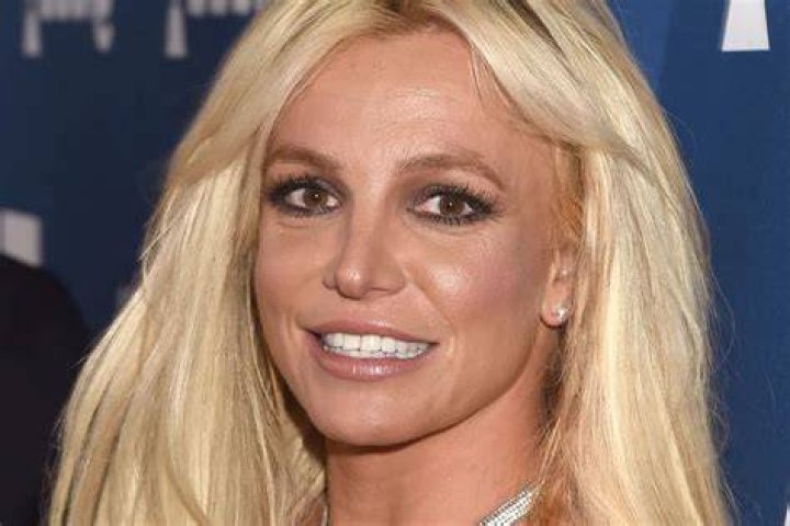 Britney Spears Photos Over The Years Hair Makeup Looks