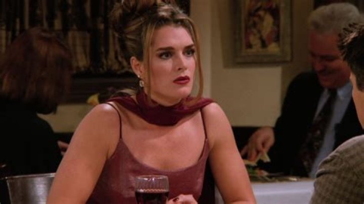 Brook Shields as Erika Ford holds hands with Matt LeBlanc as Joey Tribbiani in 'Friends'