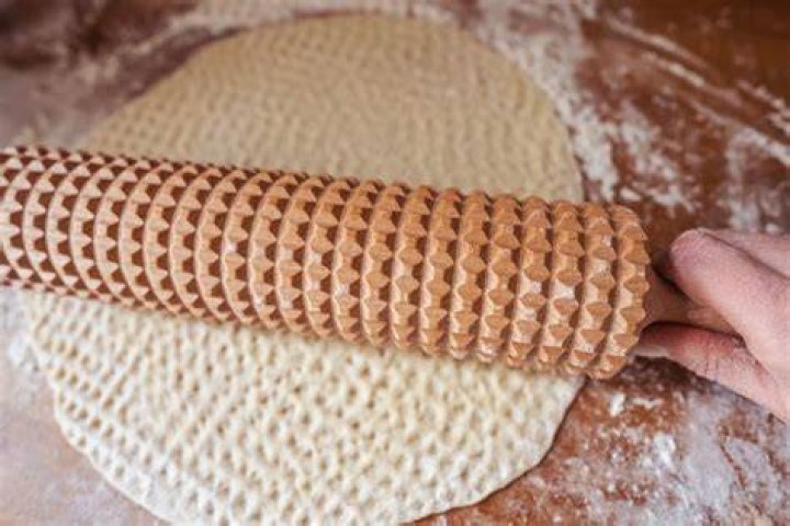 Can you use a regular rolling pin to make lefse?