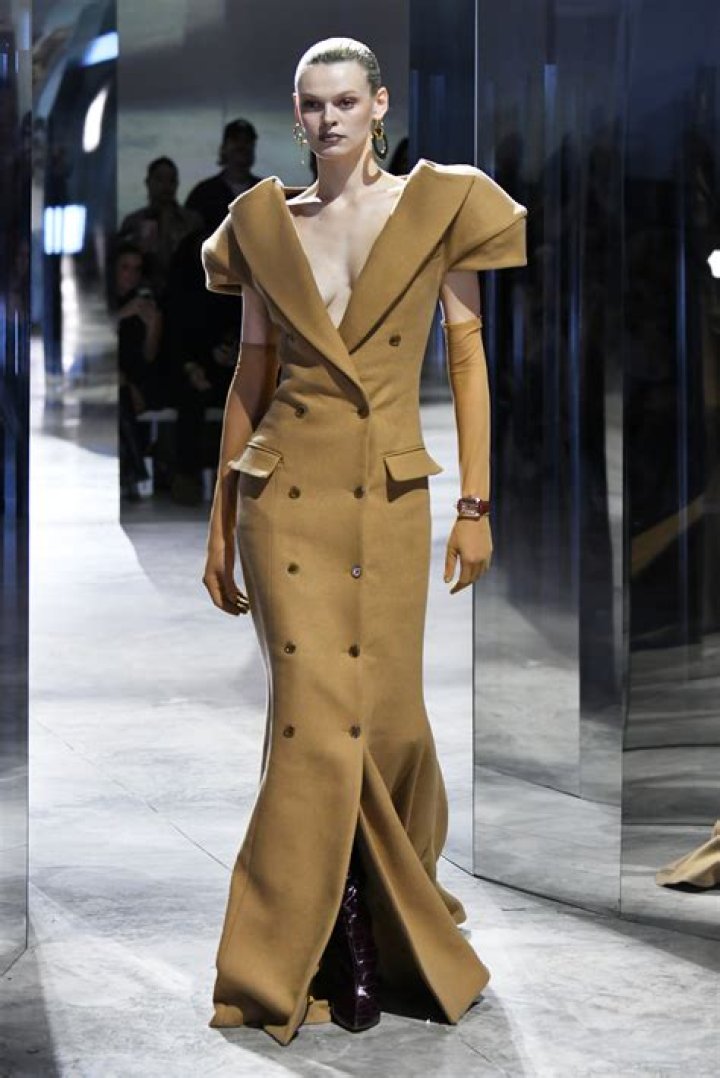 Clothing, Head, Shoulder, Fashion show, Dress, Outerwear, Hair accessory, Style, Fashion model, Runway, 