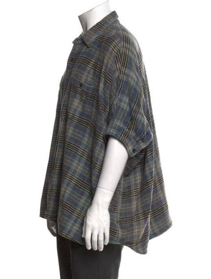 Clothing, Sleeve, Collar, Plaid, Shoulder, Tartan, Textile, Joint, Human leg, Outerwear, Clothing, Sleeve, Collar, Plaid, Shoulder, Tartan, Textile, Joint, Human leg, Outerwear,