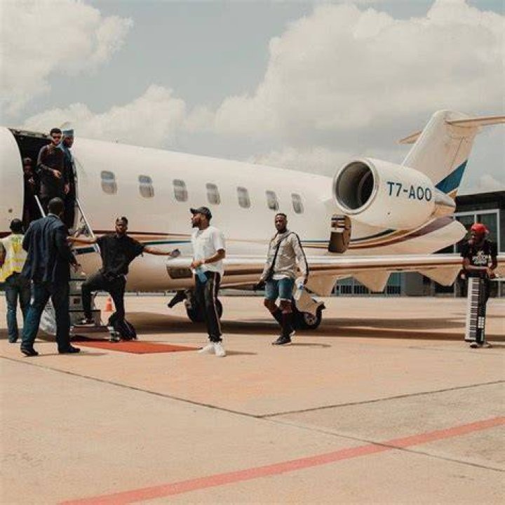 Davido Checkout His Amazing Private Jet Lifestyle (PHOTOS) AUTOJOSH