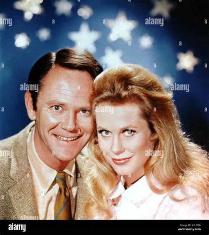 Dick Sargent, Elizabeth Montgomery and Agnes Moorehead in 'Bewitched'