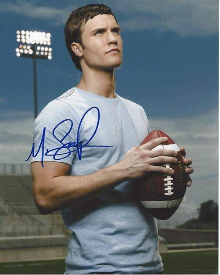 Does Jason learn to walk again in Friday Night Lights?