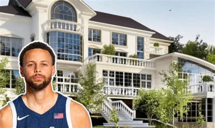Does Stephen Curry live in Atherton?