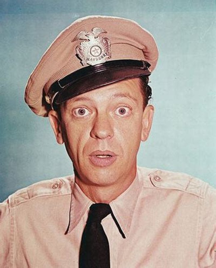 Don Knotts (1924 - 2006) as Deputy Barney Fife and Andy Griffith (right) as Sheriff Andy Taylor in a scene from the television series 'The Andy Griffith Show', circa 1965.