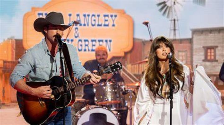 Ella Langley and Riley Green Deliver Stunning Rendition of "you look