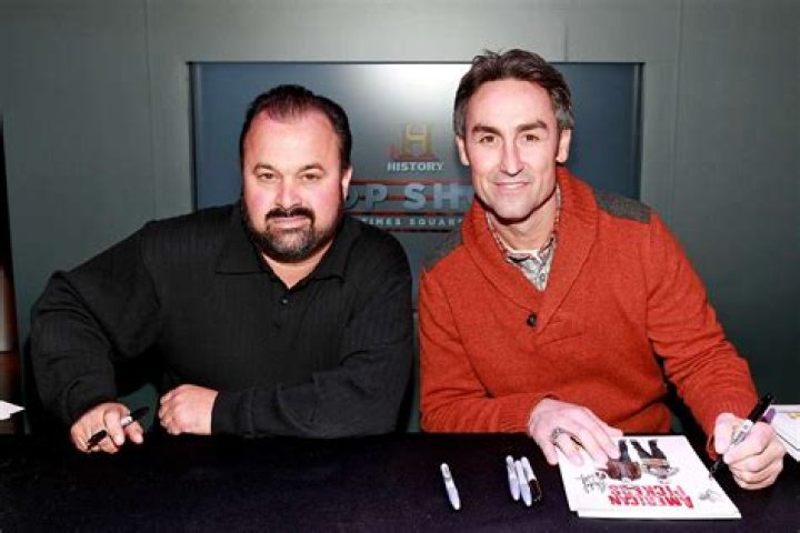 Frank Fritz and Mike Wolfe from 'American Pickers' standing side by side