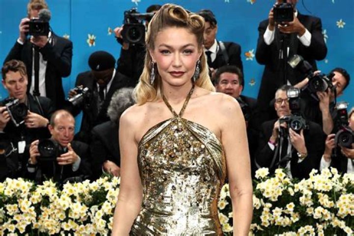 Gigi Hadid attends the 2015 MTV Video Music Awards.