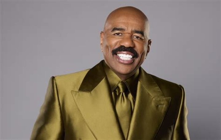 How did Steve Harvey performed standup for the first time? US