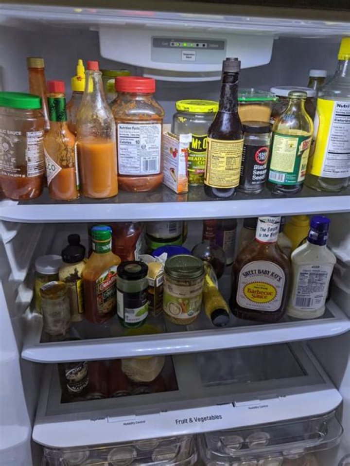How Long Do Hot Sauce Packets Last In The Fridge? (Correct answer)