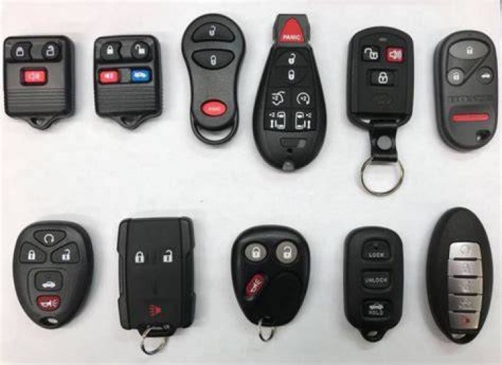 How much does it cost to get key fobs programmed?