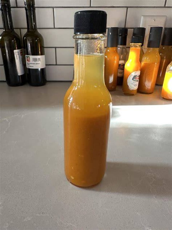 How To Keep Homemade Hot Sauce From Separating? (Best solution)