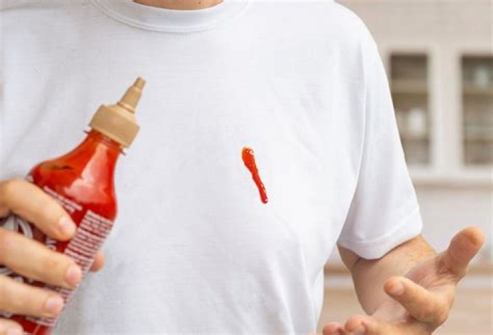 How To Remove Hot Sauce From Jeans? (Perfect answer)