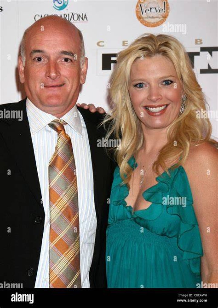 Inside Melissa Peterman And Husband John Brady&rsquo;s Married Life