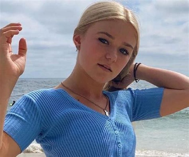 Katie Sigmond Age, Wiki, Bio, Height, Boyfriend, Net Worth HD phone