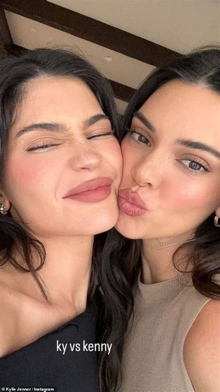 Kendall Jenner Shared a Series of Very Sexy Bedtime Selfies Glamour