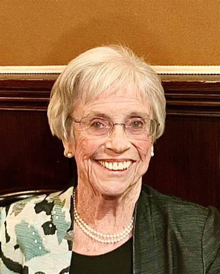 Lynne Curtis Image