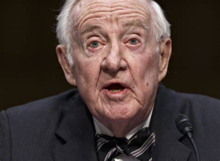 Retired justice urges repeal of Second Amendment