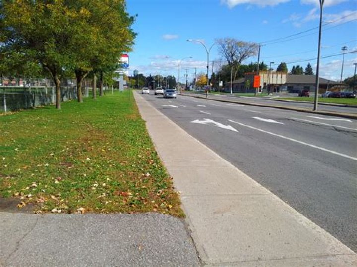 Road, Street, Road surface, Infrastructure, Urban area, Neighbourhood, Asphalt, Lane, Town, Public space, Road, Street, Road surface, Infrastructure, Urban area, Neighbourhood, Asphalt, Lane, Town, Public space,