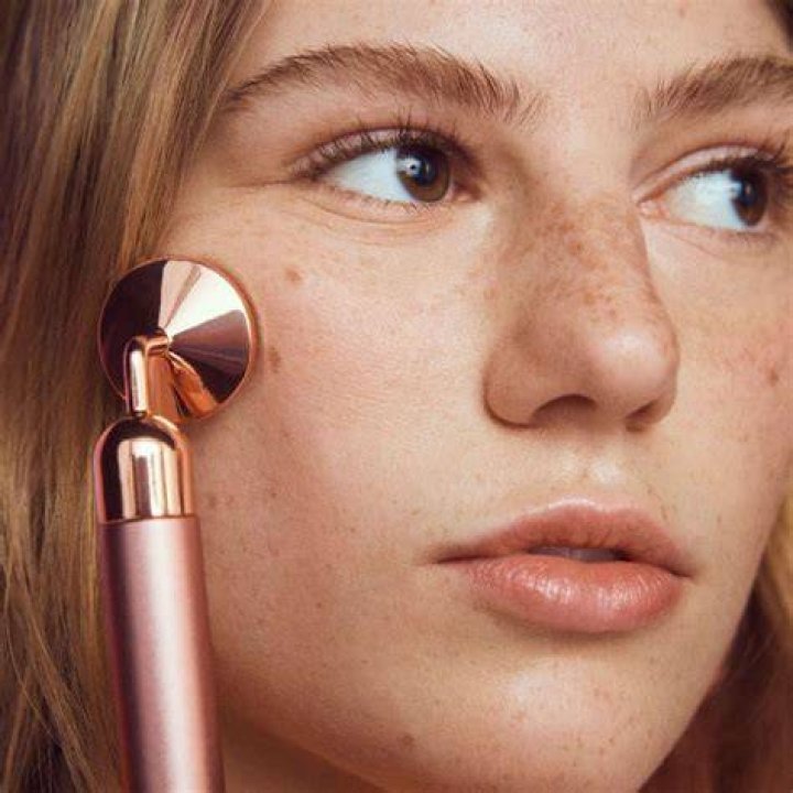 Rose Quartz Facial Roller
