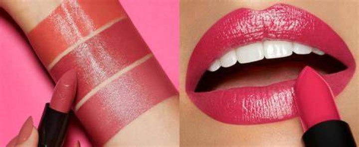 Smart Fusion Lipstick en el tono 'Cherry Red'