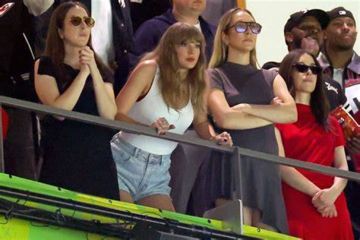 Taylor Swift taylor swift super bowl outfit