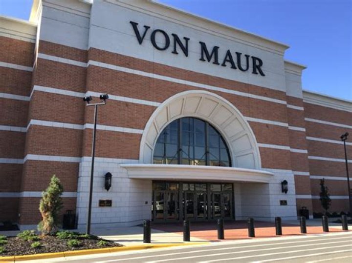 Von Maur Holiday Hours Open & Close