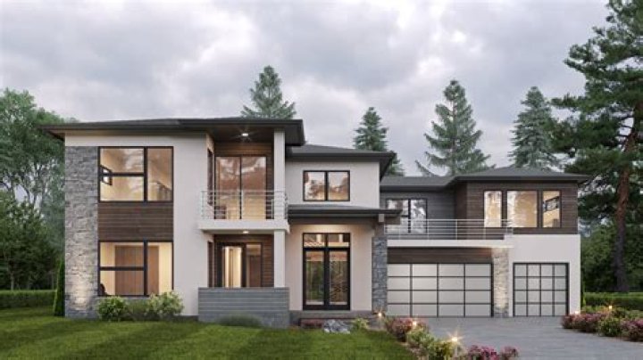 What is a reverse two-story home?