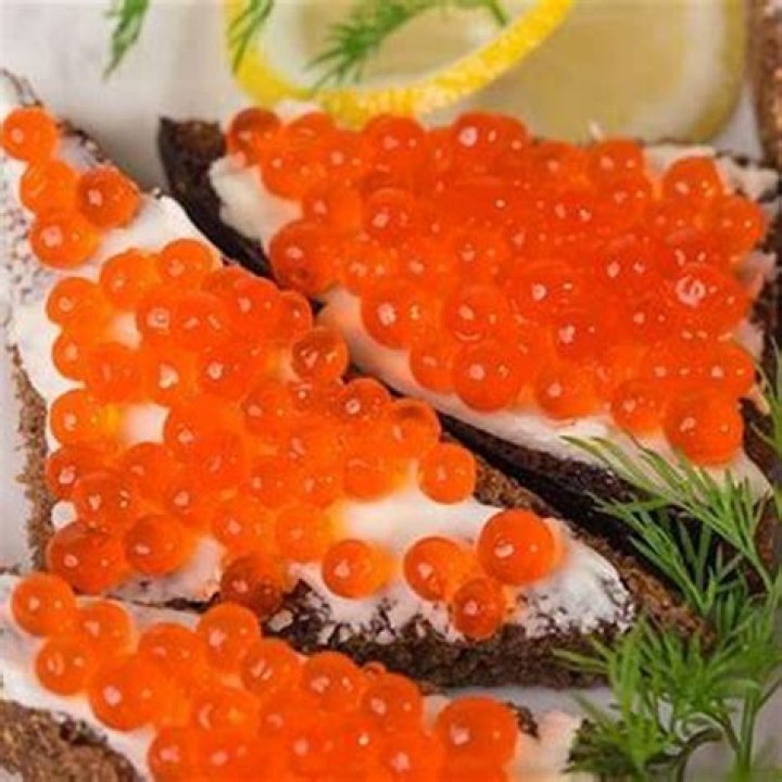 What is sturgeon fish taste like?