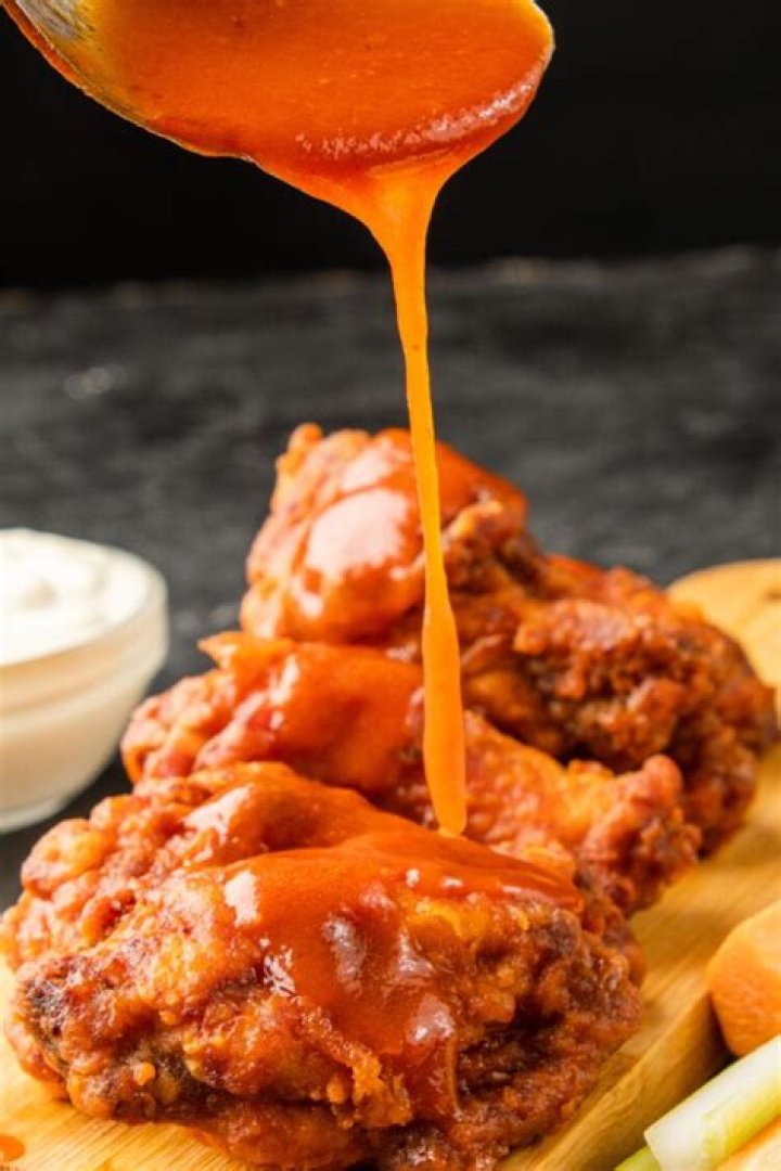 Why Do You Put Butter In Hot Wing Sauce? (Solution)