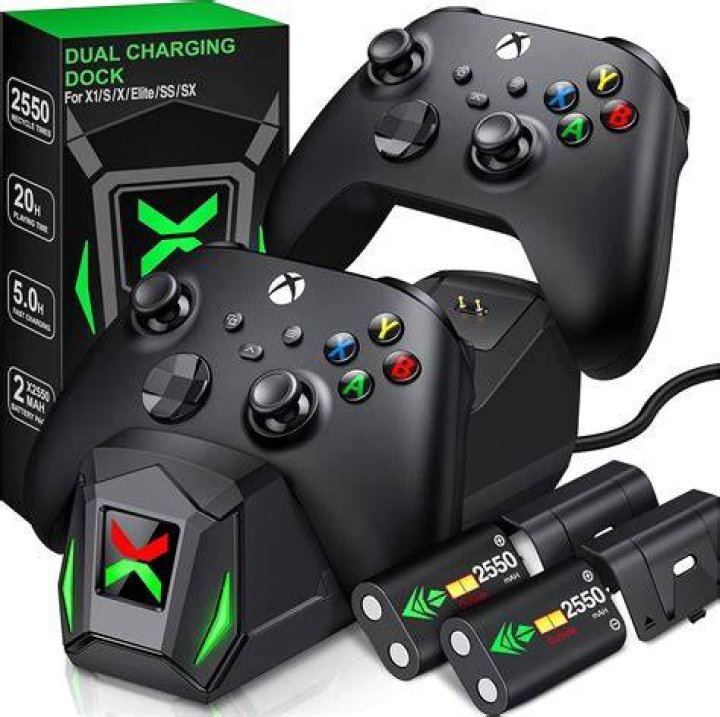 Why is my Xbox controller blinking red when charging?